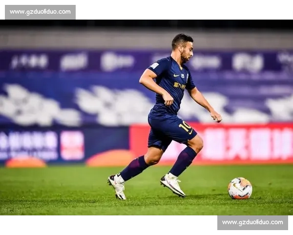 雨夜燃球城！自贡主场 31 领跑，球迷热血筑后盾